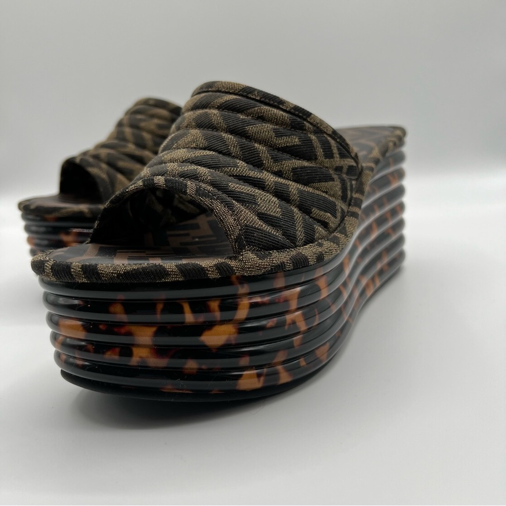 🌺 FENDI Brown and Black Platform Sandals - Picture 8 of 9